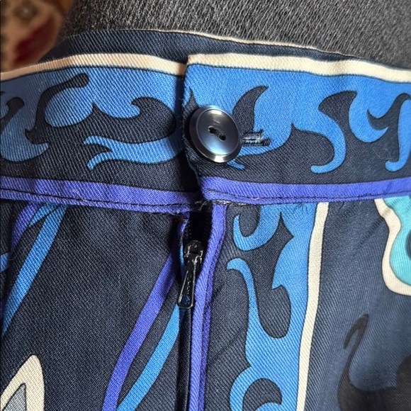 Like New!! Emilio Pucci Blue and Black Skirt with Retro Print 🤩 STUNNING 🤩 - Picture 3 of 15